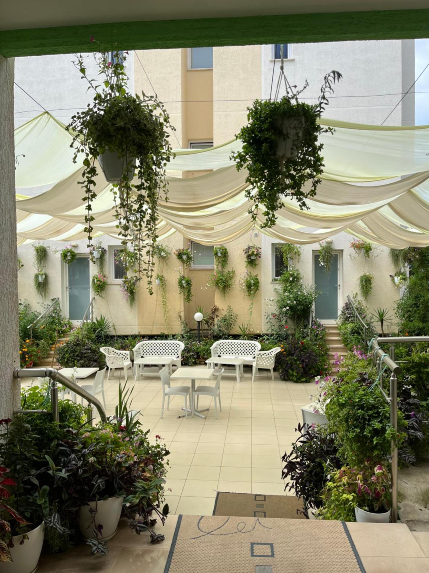 Hotel Garden Radhime Exterior photo